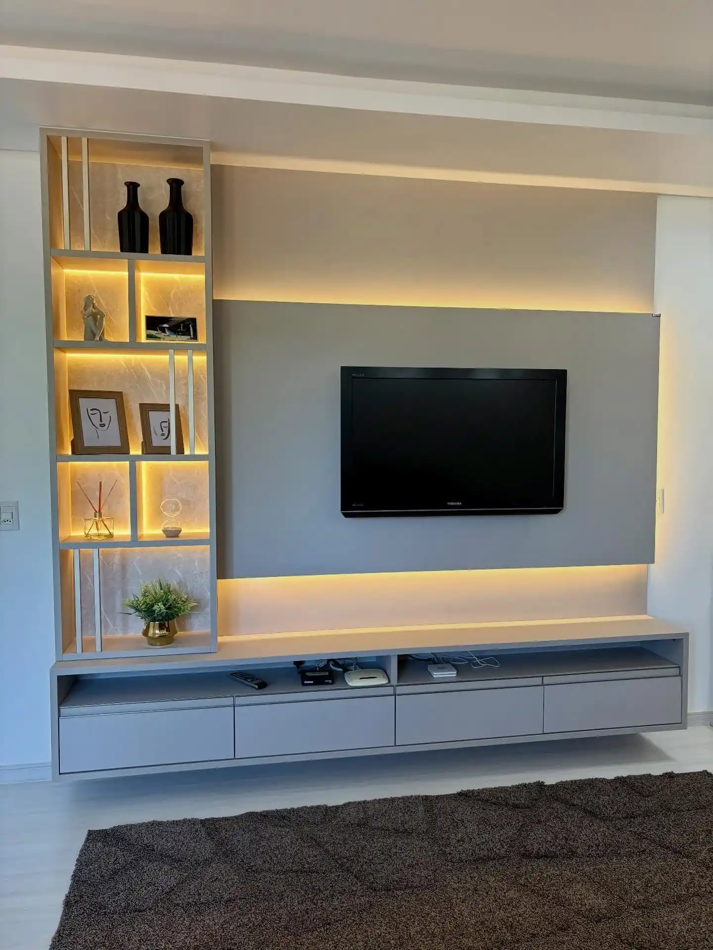 Sala planejada com painel TV em Teresina